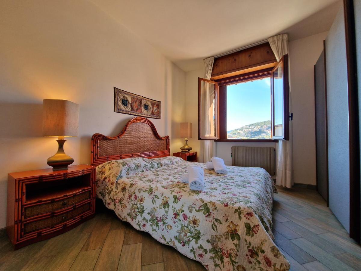 Апартаменти Via Alberti Terrazza Vista Aperta- Free Parking П'єтра-Лігуре Екстер'єр фото